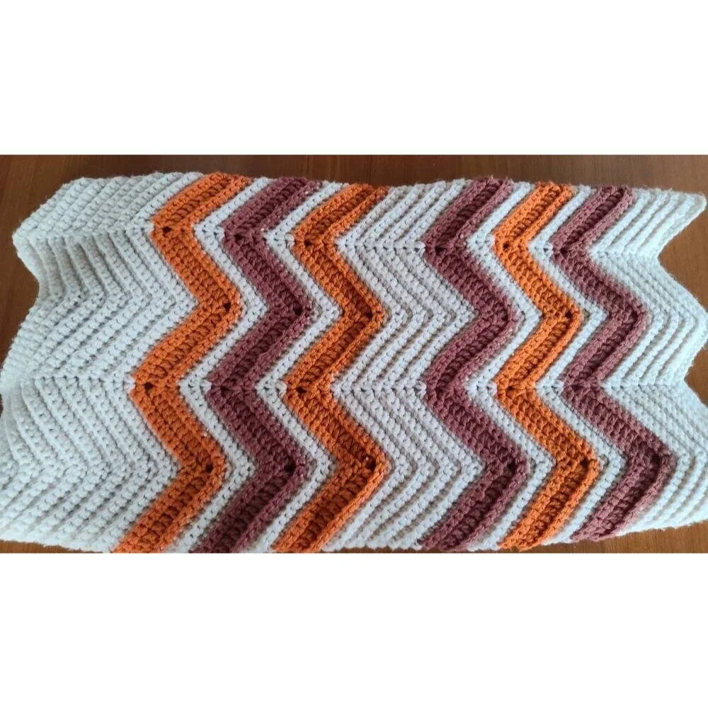 Small Zigzag Pattern Handmade Blanket
